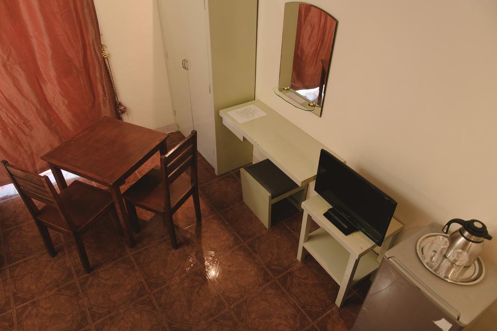 Maribago Seaview Pensione And Spa Isla de Mactán Exterior foto