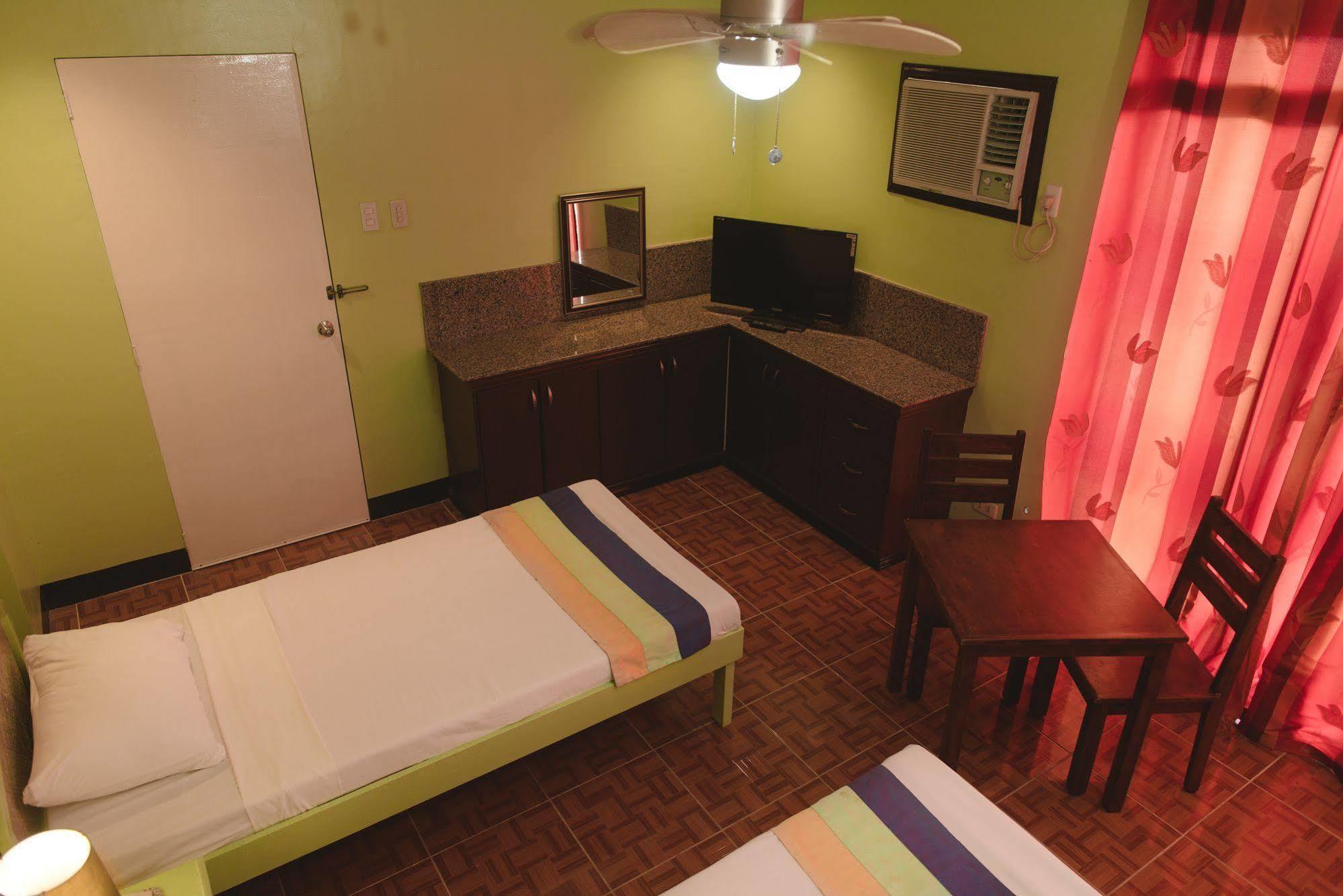 Maribago Seaview Pensione And Spa Isla de Mactán Exterior foto