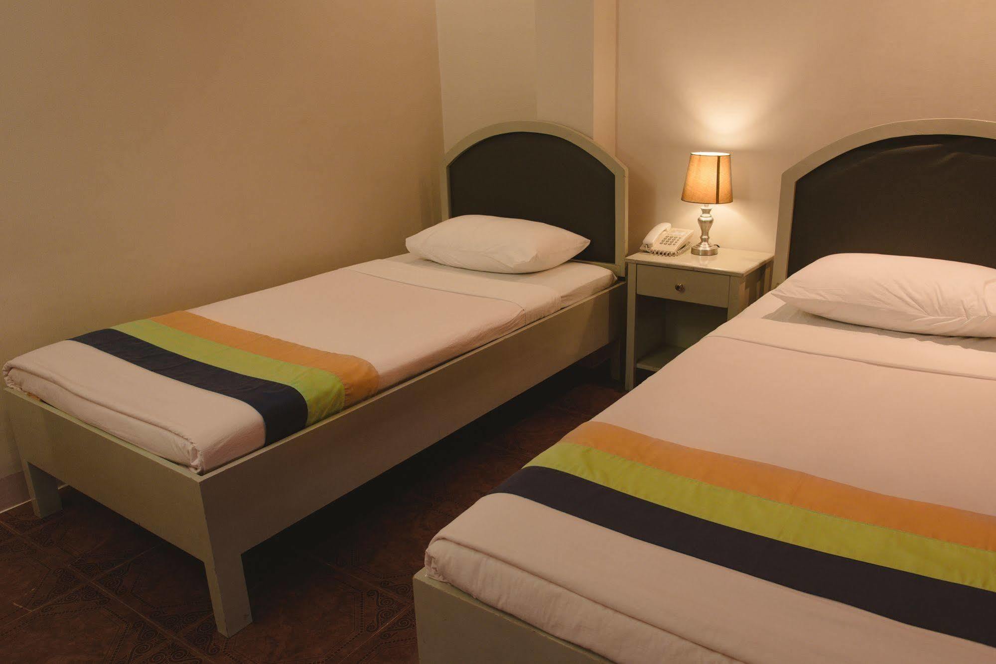 Maribago Seaview Pensione And Spa Isla de Mactán Exterior foto