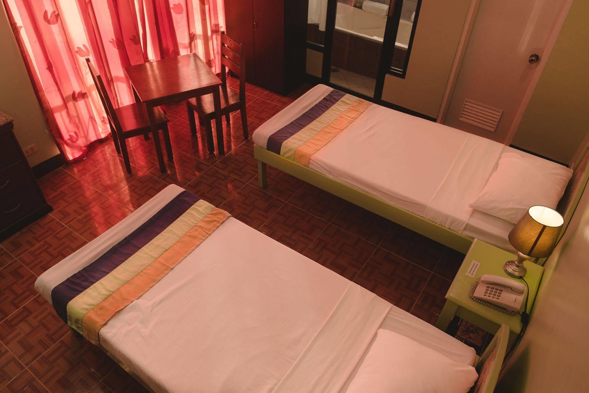 Maribago Seaview Pensione And Spa Isla de Mactán Exterior foto